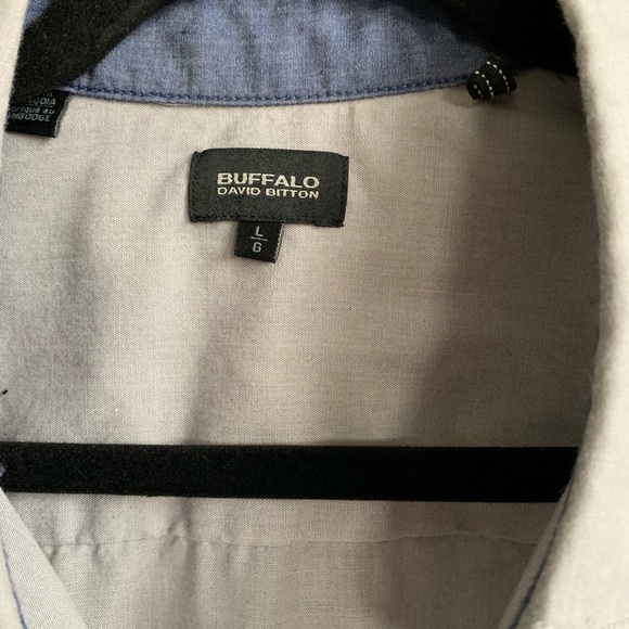 Men’s shirt-sleeved button-down shirts. - Picture 2 of 4